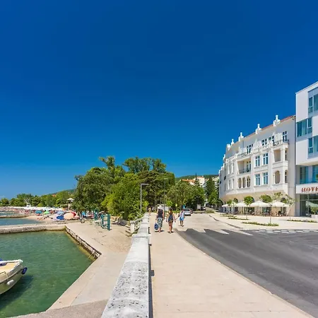 Adam Lejlighed Crikvenica